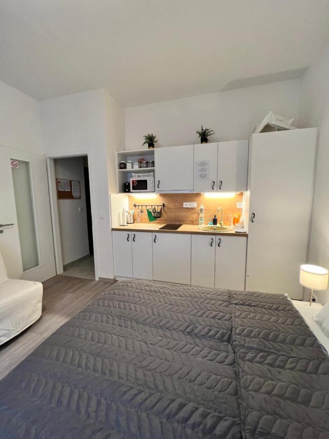 Maria Apartment Liben Прага Екстериор снимка